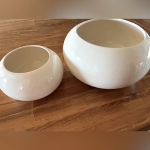 Ivory ceramic planter bowls